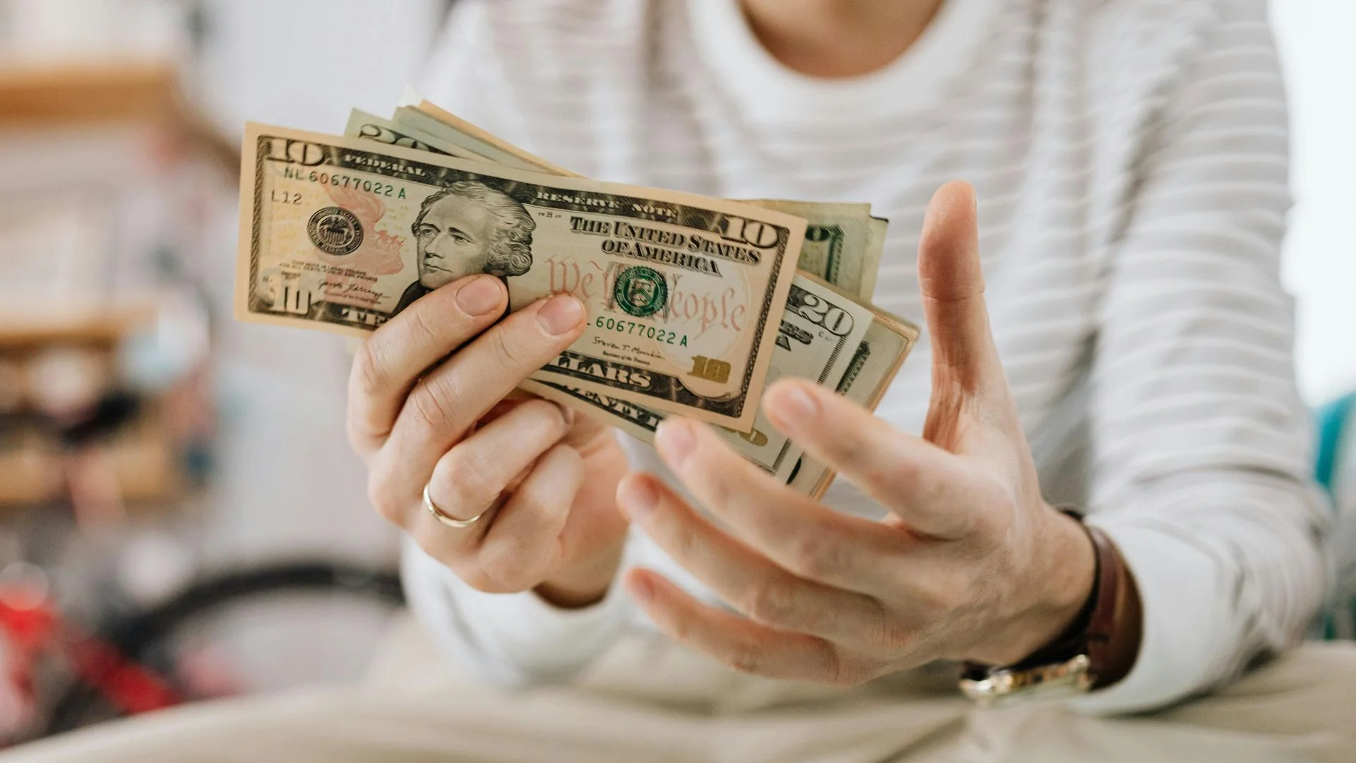 Почему доллар — мировая резервная валюта