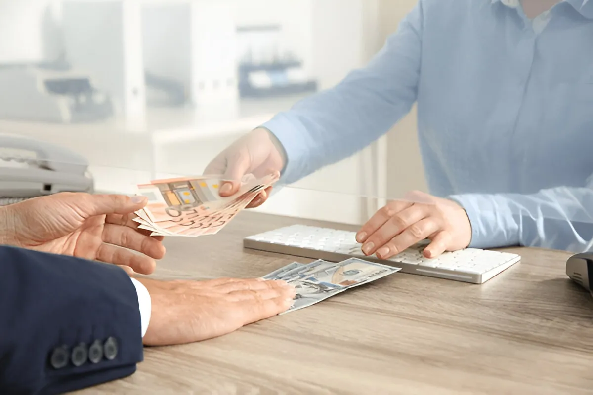 Курс євро до долара в Києві
Обмін EUR на USD у Києві
Вигідний курс євро-долар у Києві Курс євро до долара в Києві
Обмін EUR на USD у Києві
Вигідний курс євро-долар у Києві