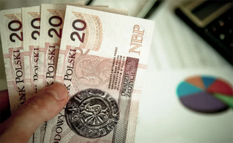 Що потрібно враховувати при обміні злотих в Україні: повне керівництво